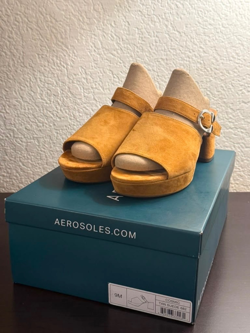 Aerosoles Cosmic Tan Suede Platform Sandals Block Heel Size 9M Camel New in Box